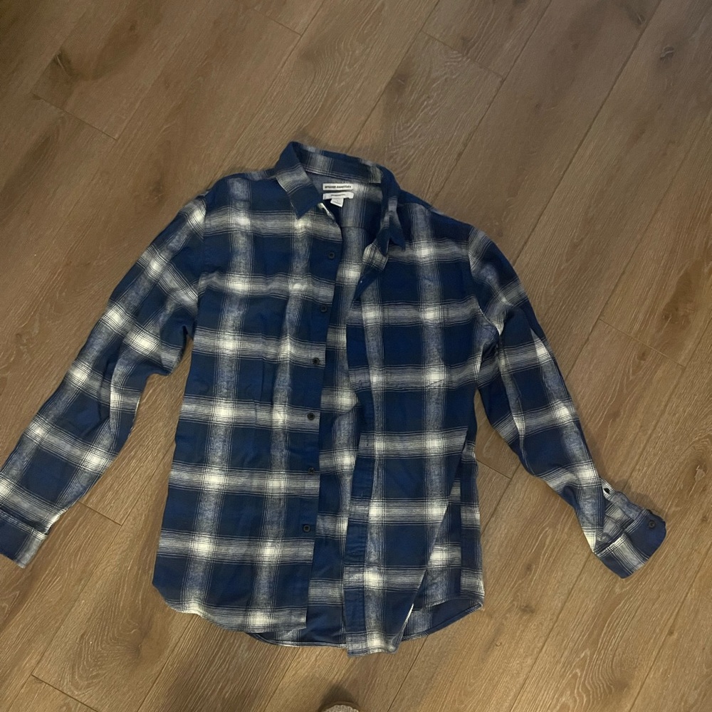 Blue men’s flannel size Large